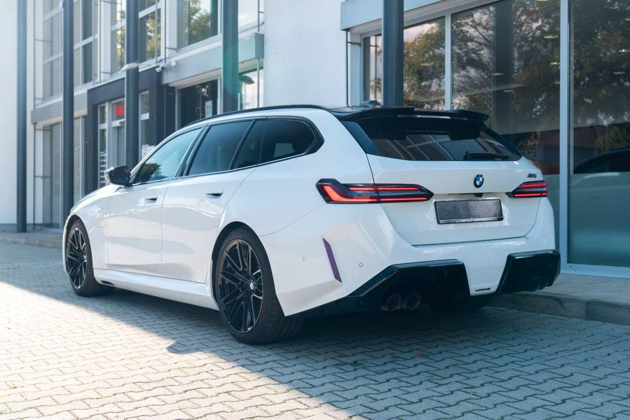 BMW M5 G90 Touring 2025 фото 6