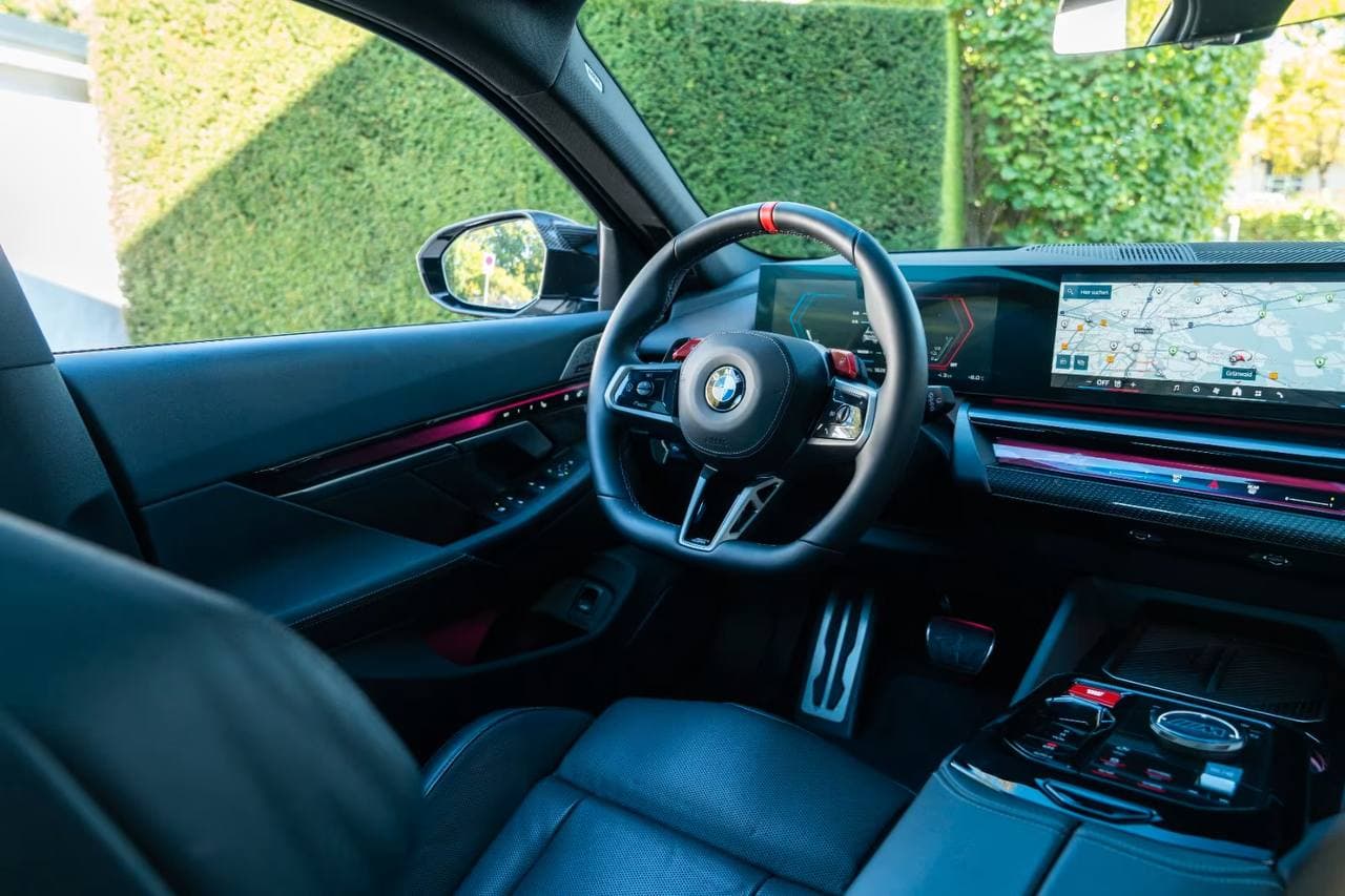 BMW M5 G90 Touring 2025 фото 9