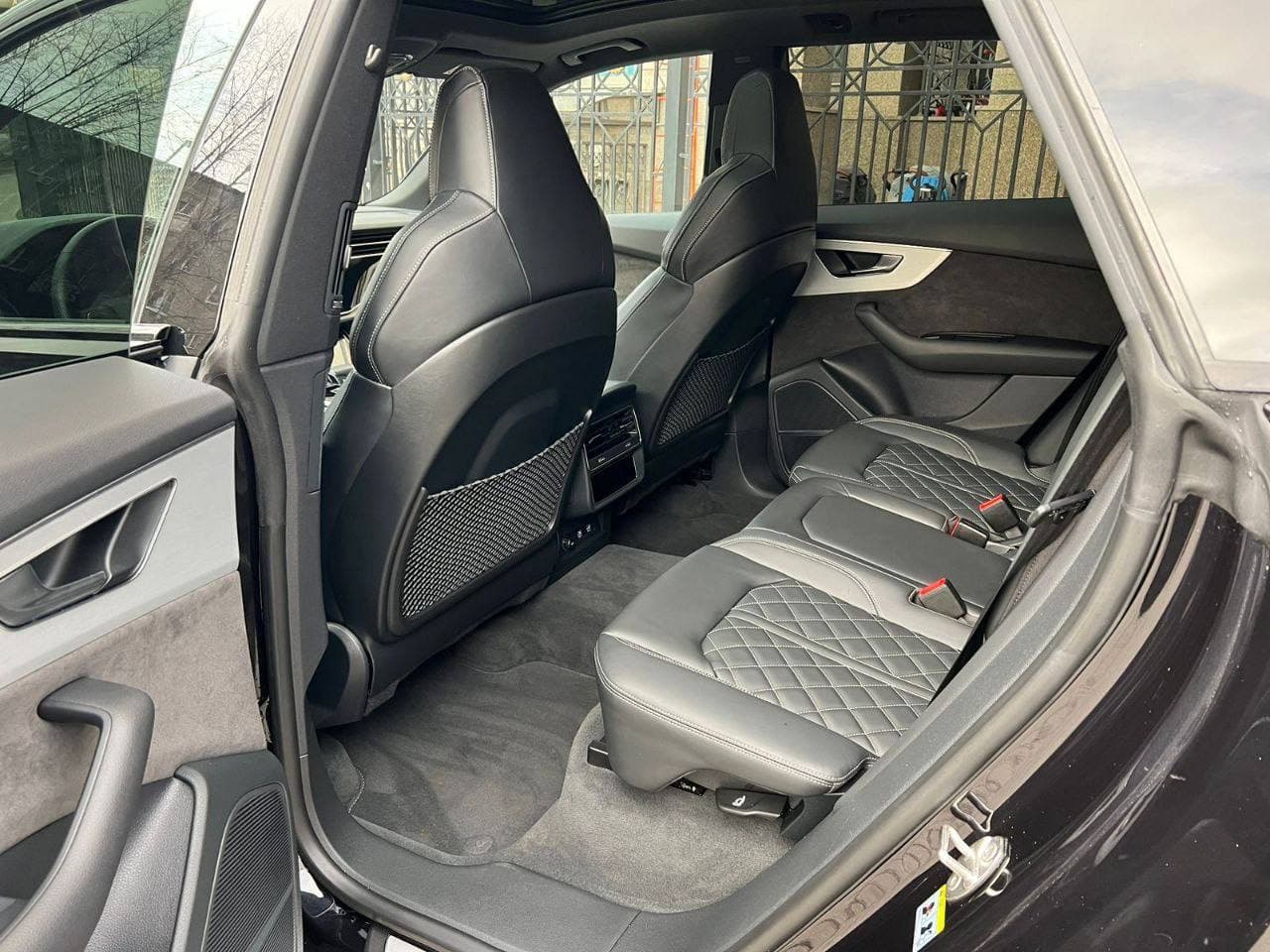 Audi Q8 S-line 50 TDI фото 9