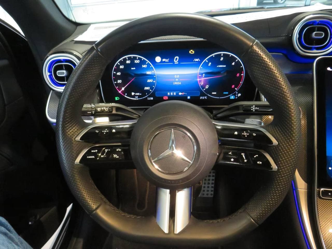 Mercedes-Benz GLC300d 2025 фото 10